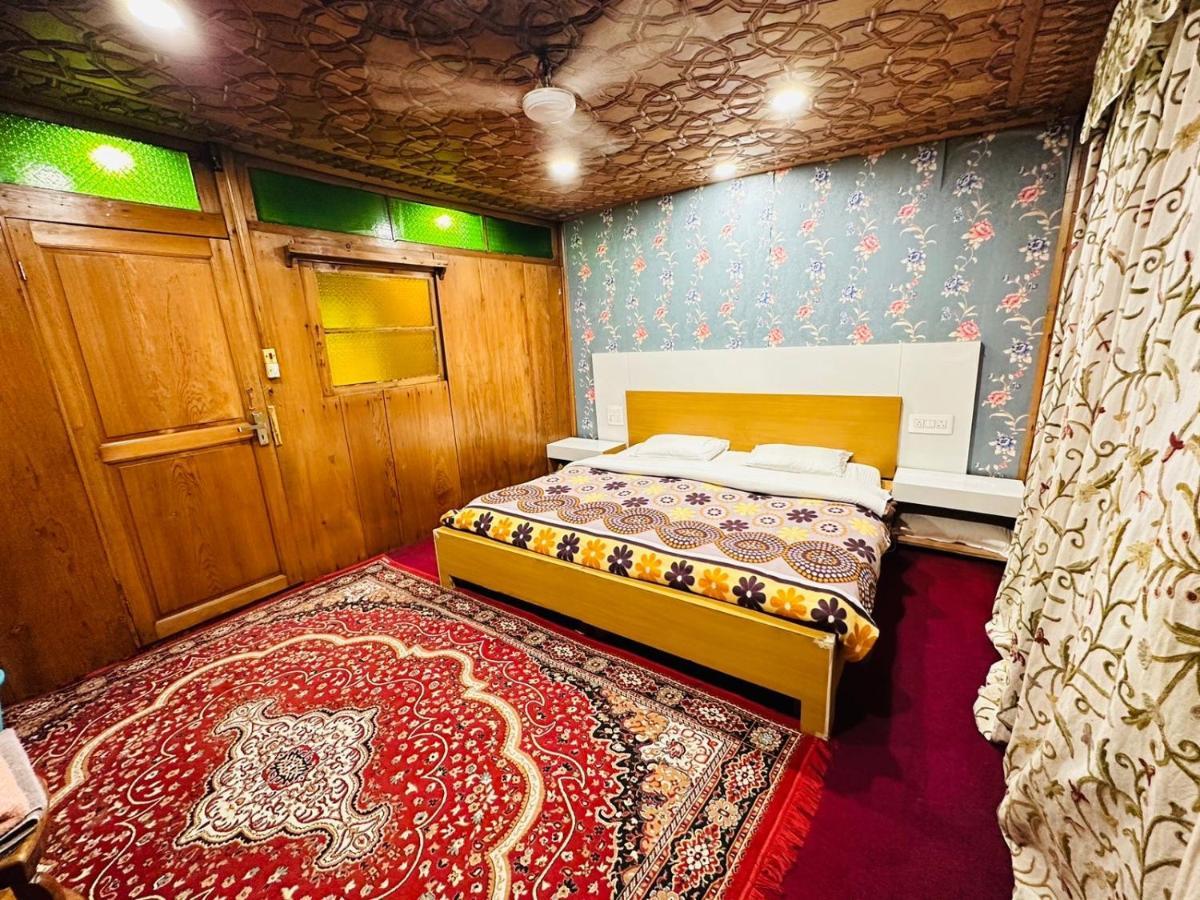 Hotel Hayat Group Of Houseboats Srīnagar Exteriér fotografie
