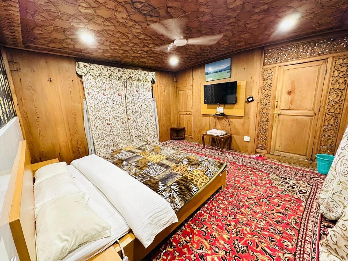 Hotel Hayat Group Of Houseboats Srīnagar Exteriér fotografie